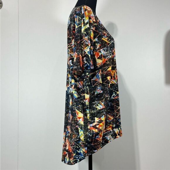 LuLaRoe Aztec Print Irma Tunic Top Size XS Women’s Colorful Oversized - Picture 4 of 6